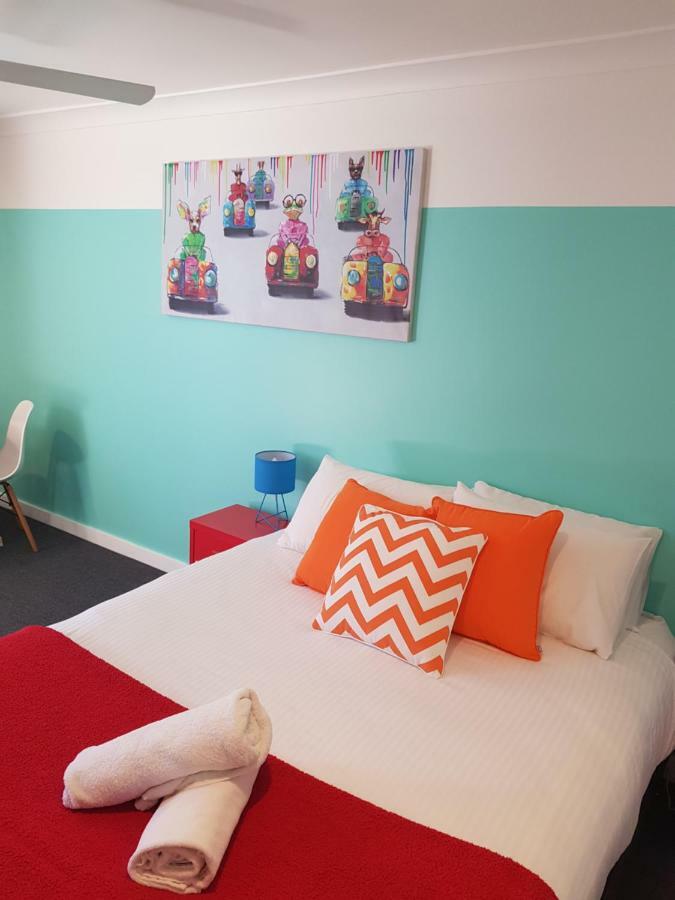 Town House Motor Motel 3*